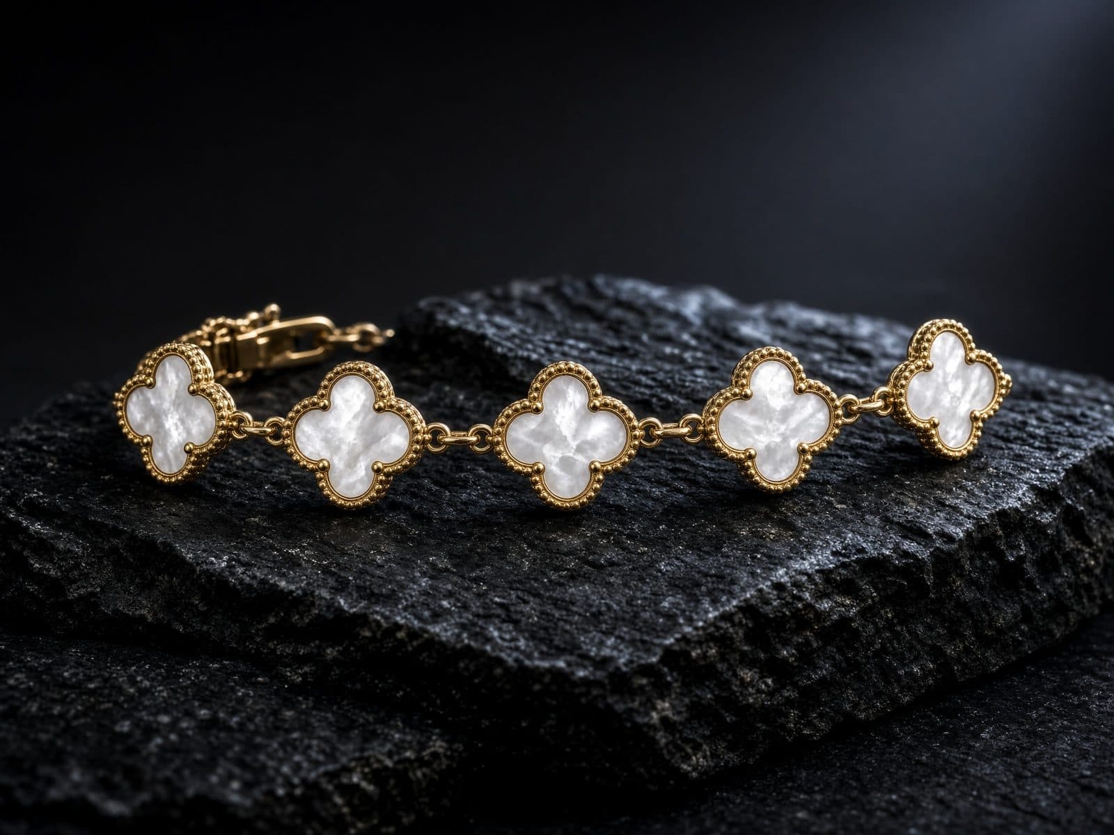 AI-generated catalog study of the Van Cleef & Arpels Vintage Alhambra Bracelet